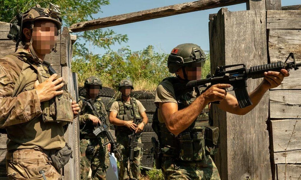 Στην Αλβανία τα Πράσινα Μπερέ των ΗΠΑ με βάση Ειδικών Επιχειρήσεων για διαχείριση «πολιτικών υποθέσεων & ΨΕΠ»